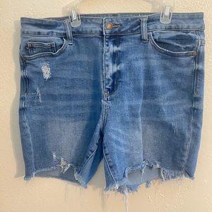 Judy blue med/light wash rough edge shorts